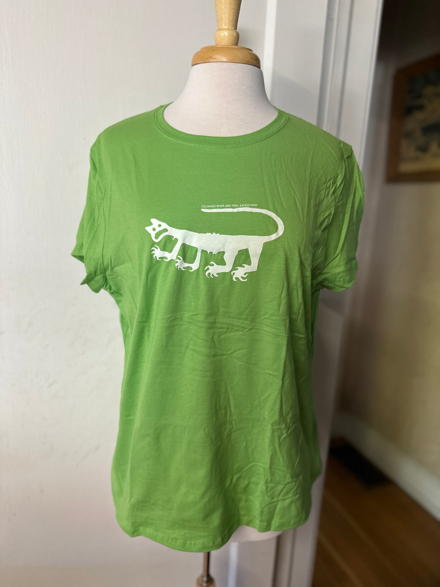 CRATE Women's Cougar T-Shirt